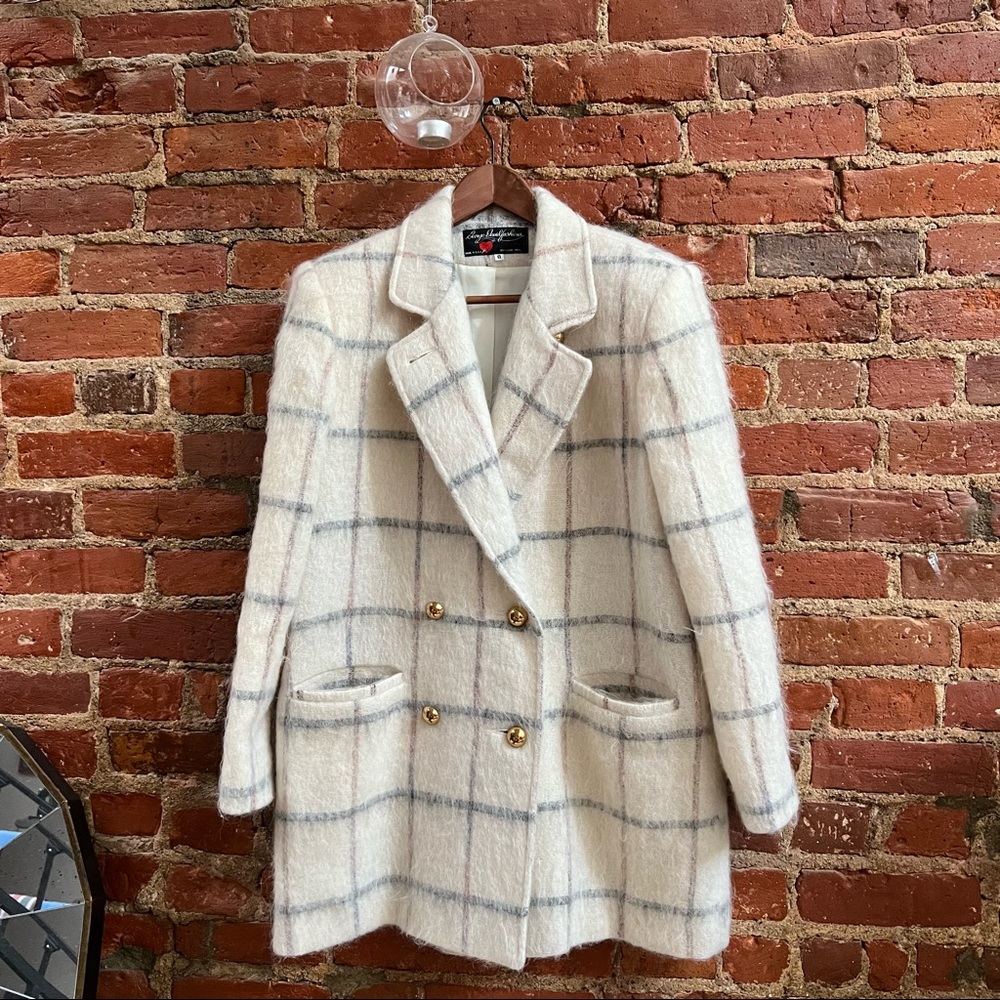Gorgeous cream wool mohair vintage 80s jacket shoulder pads so great for fall🍁